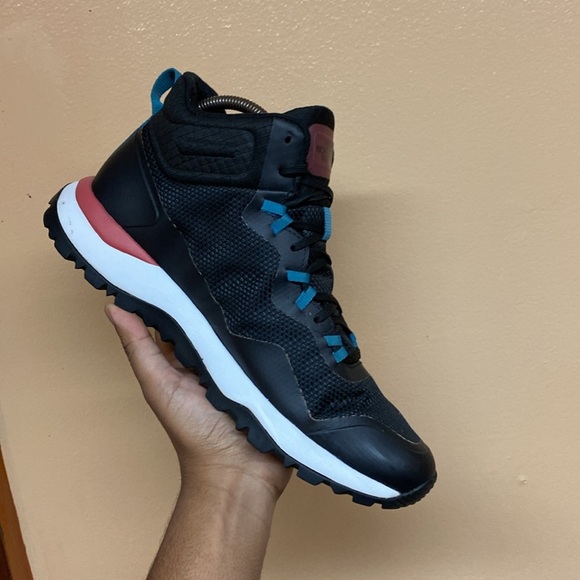 The North Face Activist Mid FUTURELIGHT Hiking Boots - Picture 11 of 17